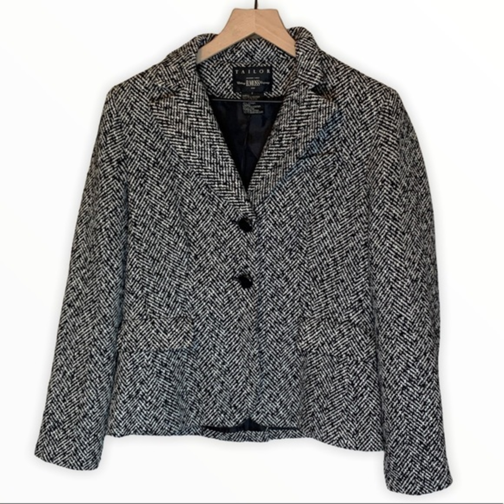 Tailor B. Moss black and white tweed‎ peacoat